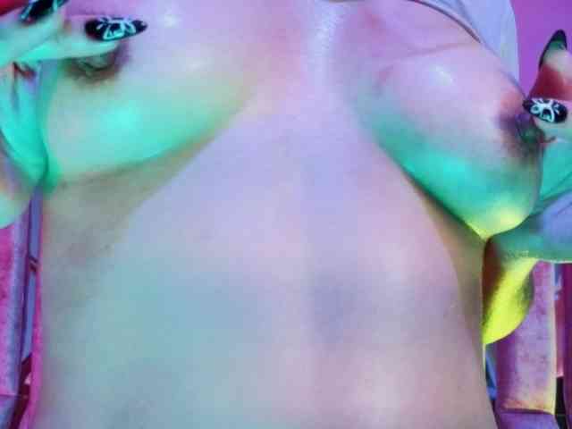 KarlieNaugthy webcam