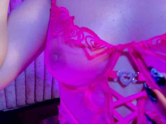 KarlieNaugthy webcam
