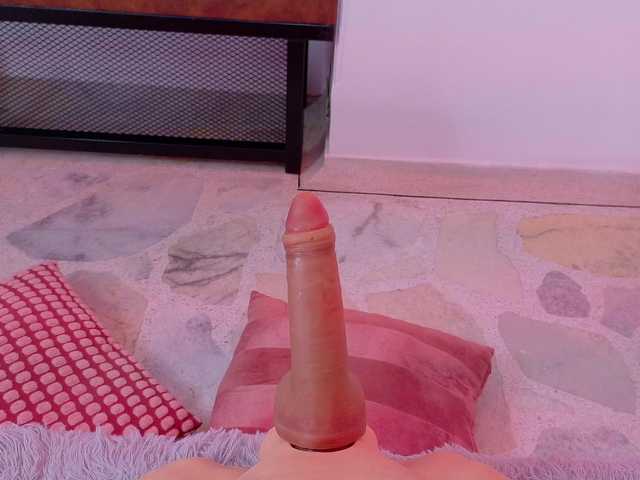 Kendalmiller live cam profile