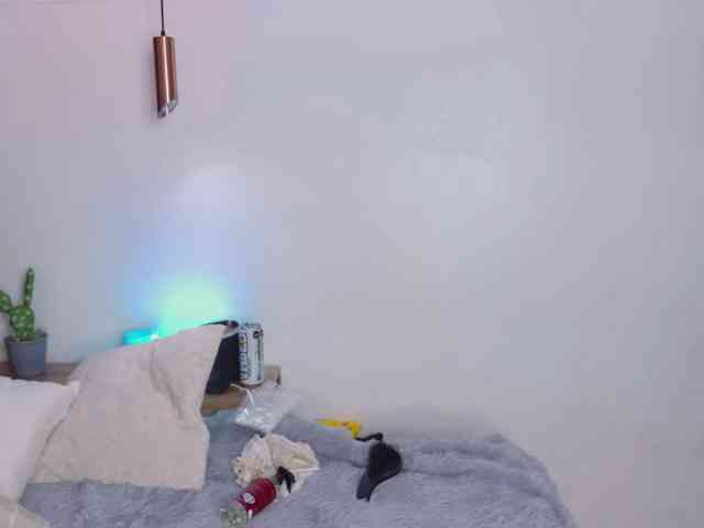 Kendalmiller webcam