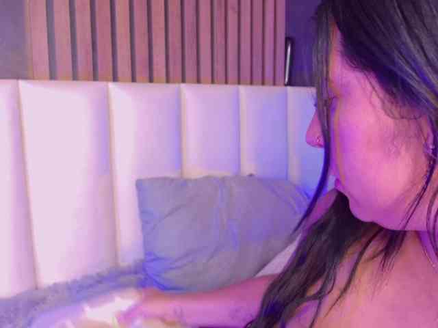 Kendalmiller webcam