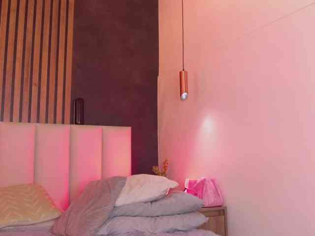 Kendalmiller webcam