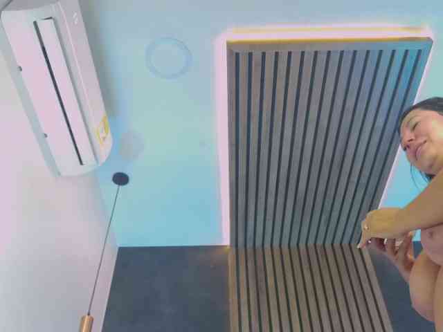 Kendalmiller webcam