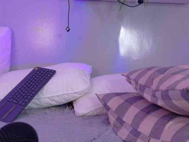 Kendalmiller webcam