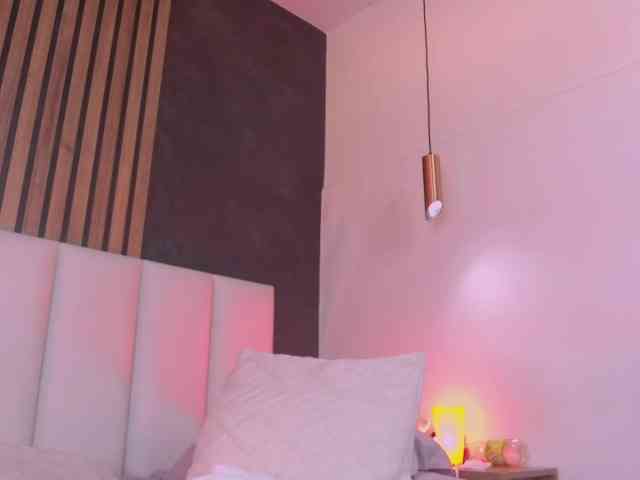 Kendalmiller webcam