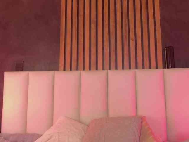 Kendalmiller webcam