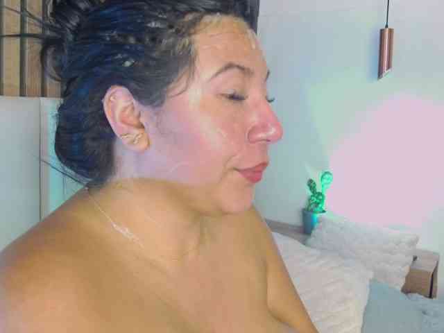 Kendalmiller webcam