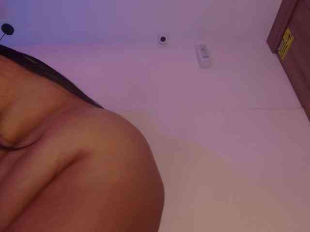 Kendalmiller webcam