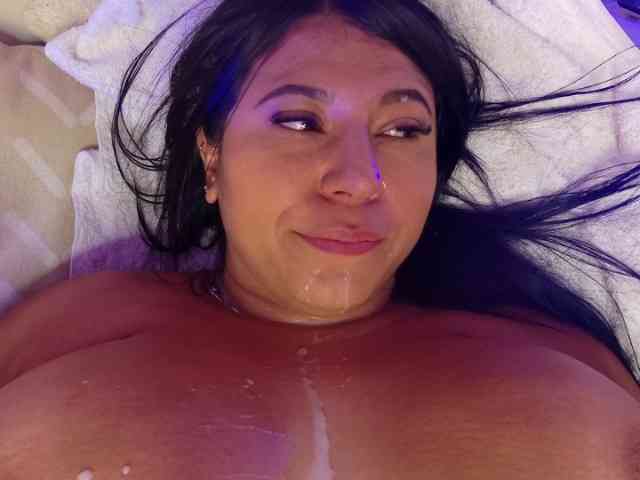 Kendalmiller webcam