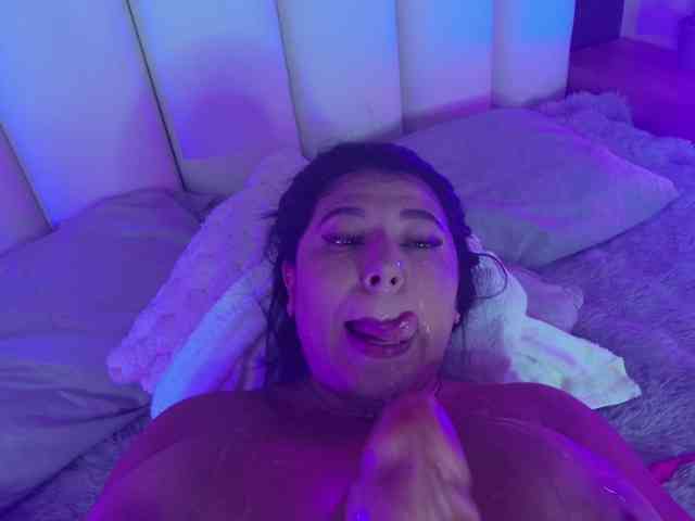 Kendalmiller webcam
