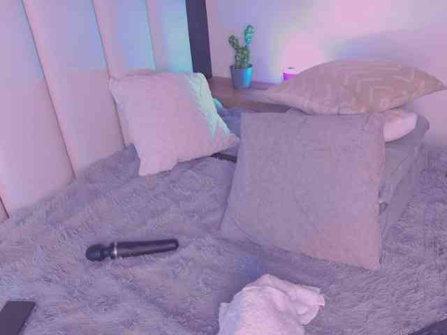 Kendalmiller webcam