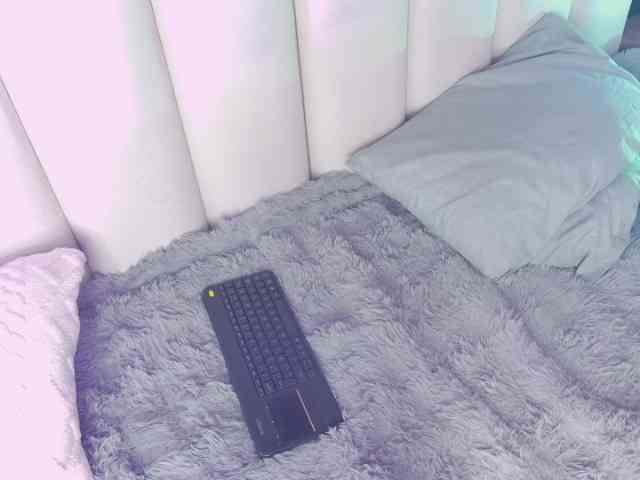 Kendalmiller webcam