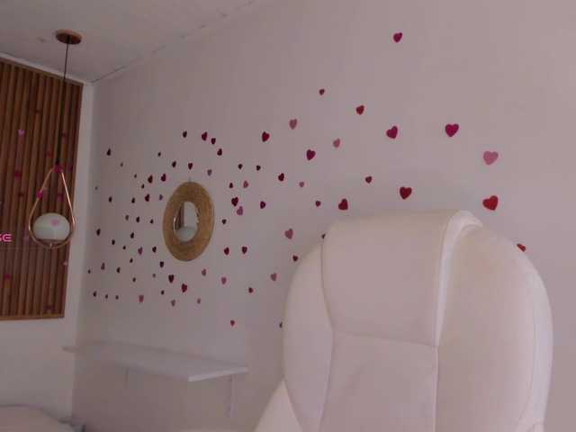 TiffanyWright's BongaCams show and profile