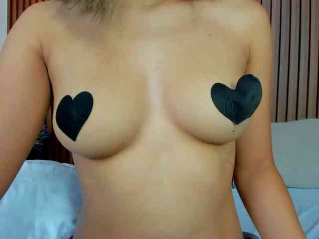 kira-rodriguez webcam
