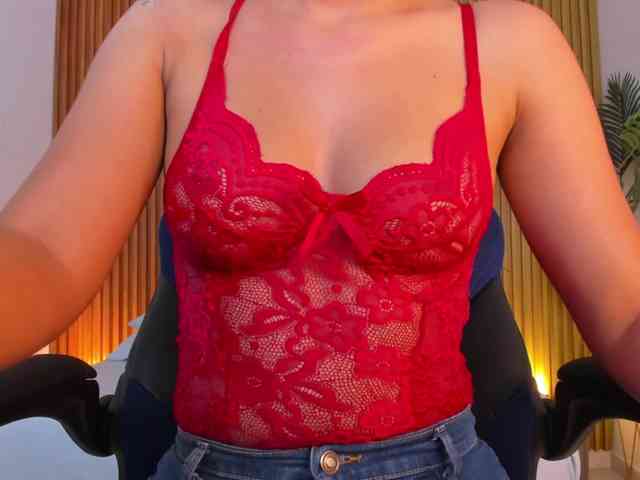 kira-rodriguez webcam