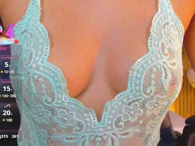 kira-rodriguez webcam