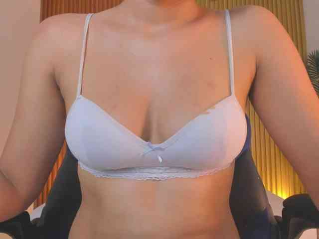 kira-rodriguez webcam