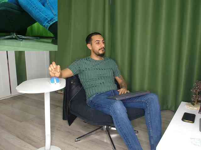 AndrewBanner Live Webcam on BongaCams