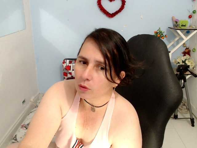 victoria-jones from BongaCams