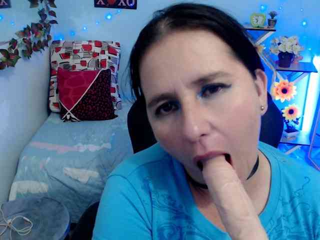victoria-jones webcam