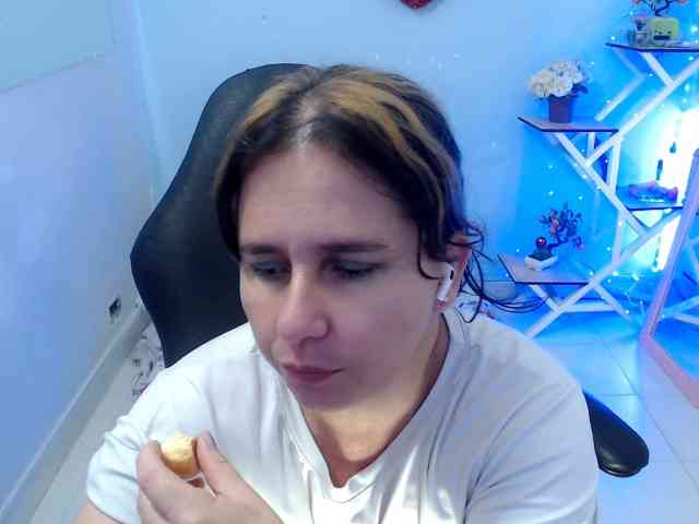 victoria-jones webcam