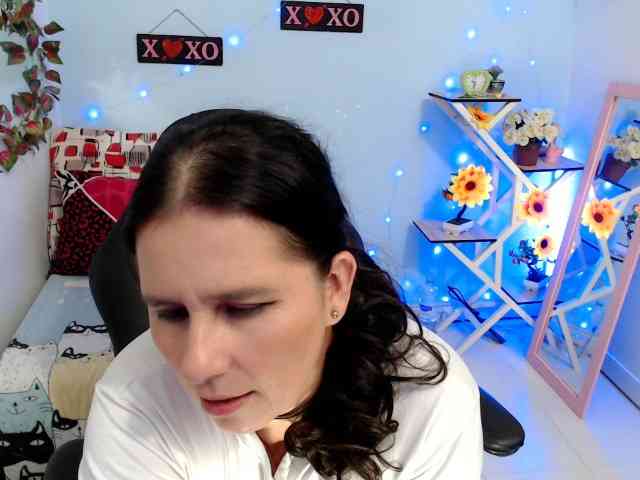 victoria-jones webcam