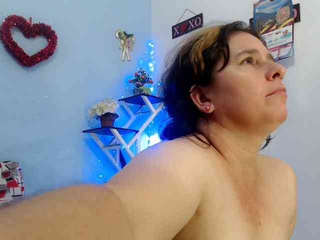 victoria-jones webcam