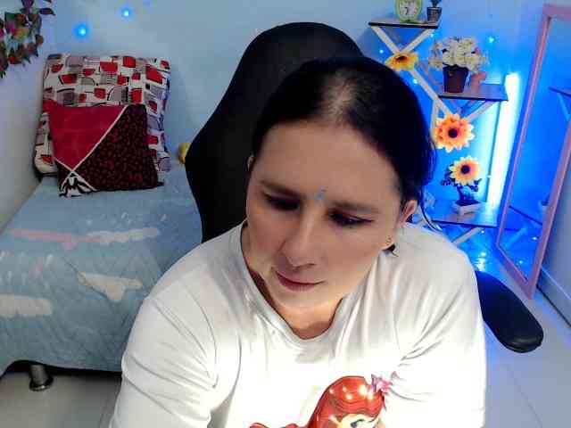 victoria-jones webcam