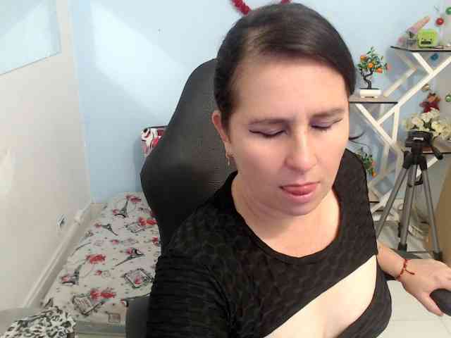 victoria-jones webcam