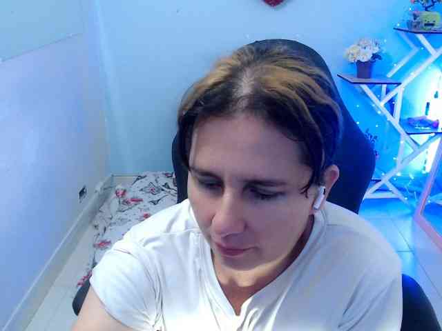 victoria-jones webcam