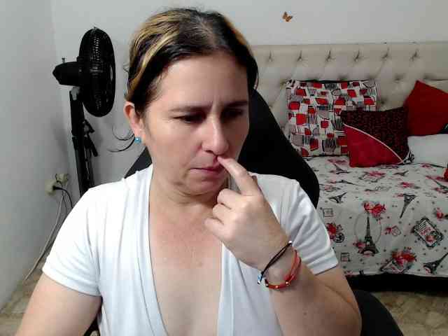 victoria-jones webcam