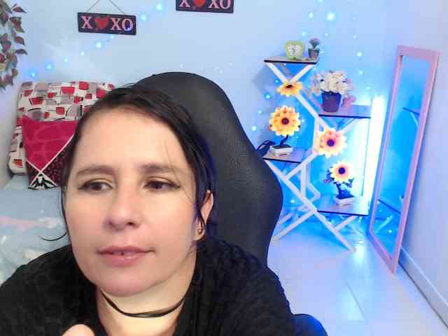 victoria-jones webcam
