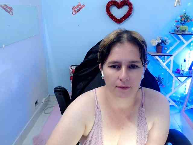 victoria-jones webcam