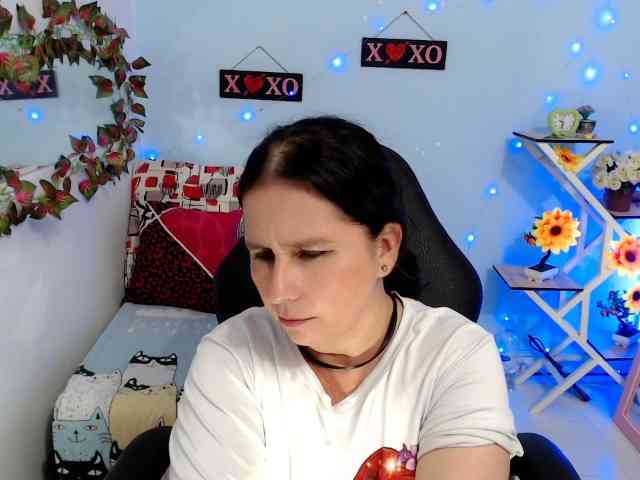 victoria-jones webcam