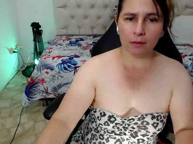 victoria-jones webcam