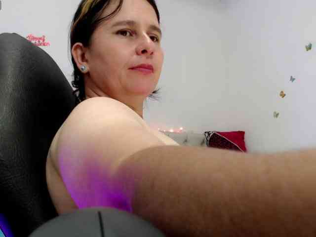 victoria-jones webcam