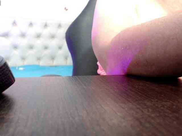 victoria-jones webcam