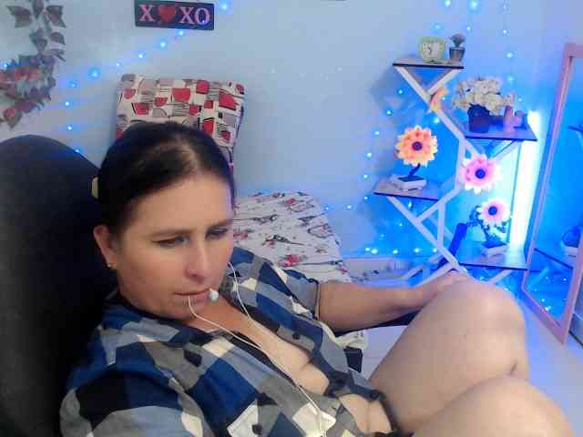 victoria-jones webcam