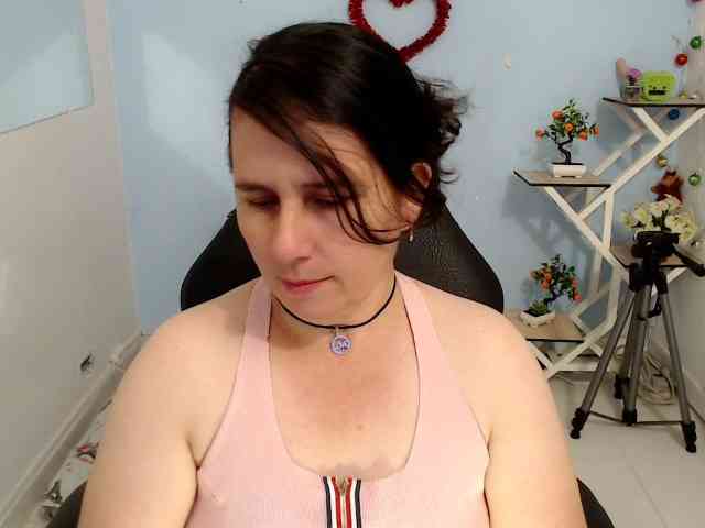 victoria-jones victoria-jones