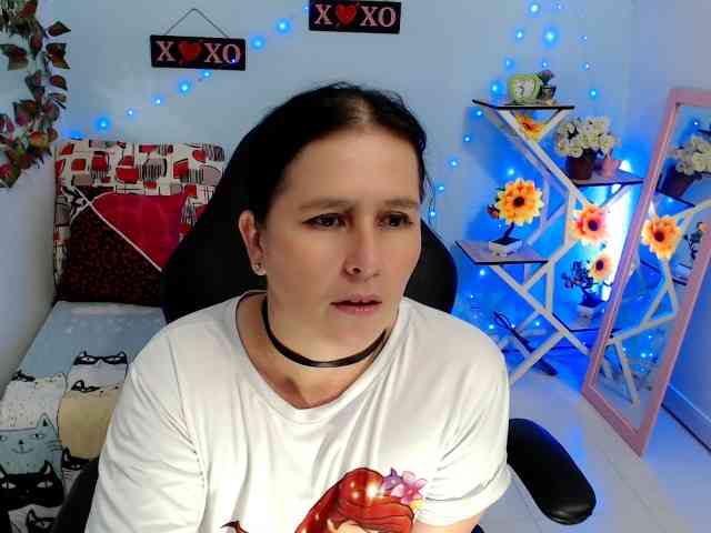 victoria-jones webcam