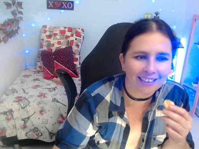 victoria-jones webcam
