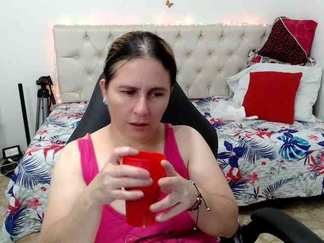 victoria-jones webcam