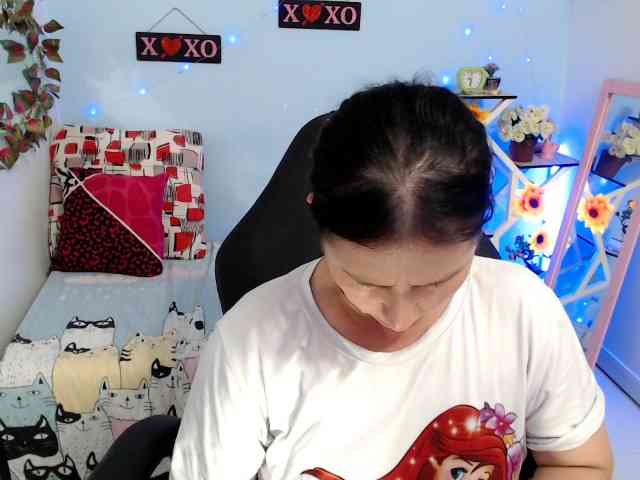 victoria-jones webcam