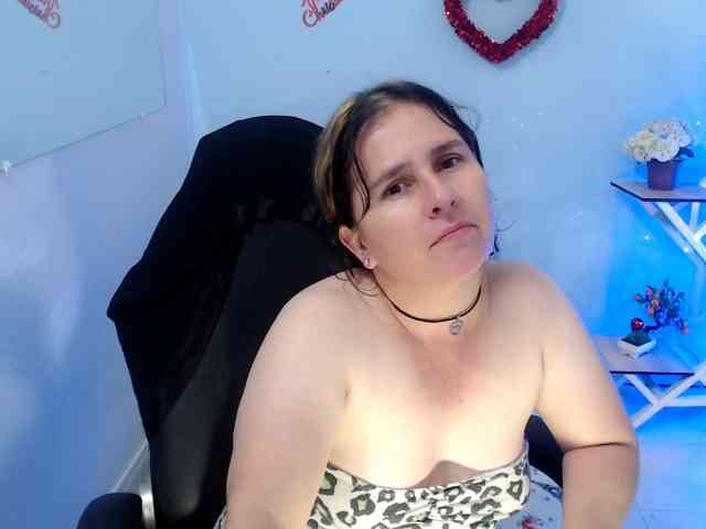 victoria-jones webcam