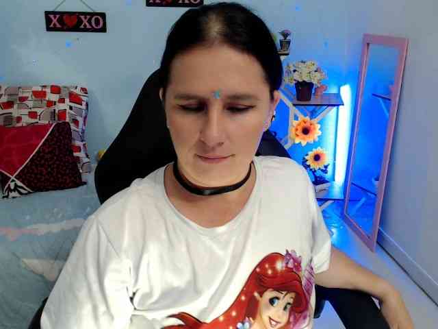victoria-jones webcam