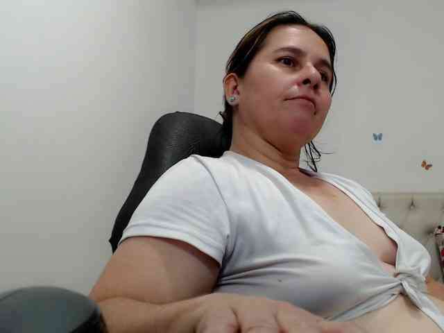 victoria-jones webcam