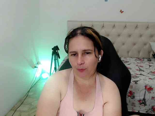 victoria-jones webcam