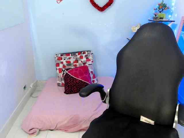 victoria-jones webcam