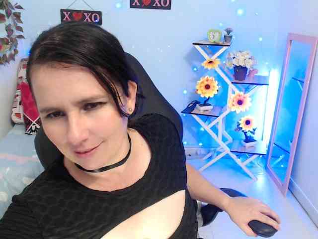 victoria-jones webcam