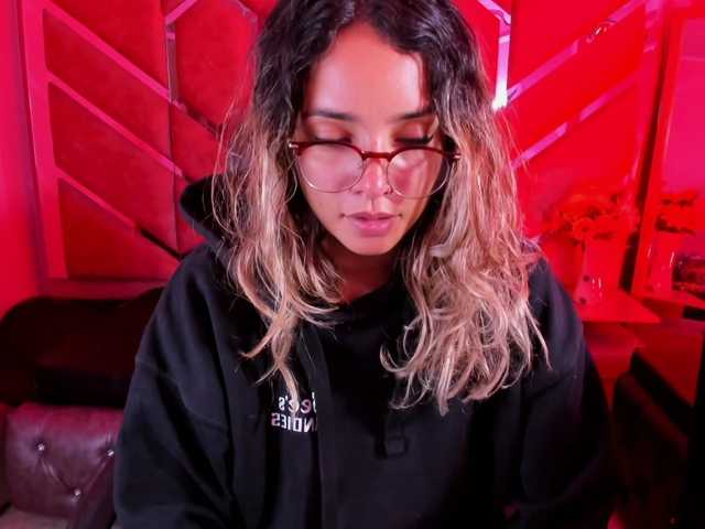 OliviaFox's BongaCams show and profile